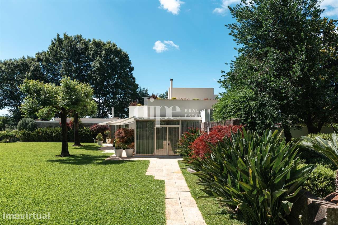 Luxuosa Propriedade T5 com piscina, lago, bosque e jardins-9