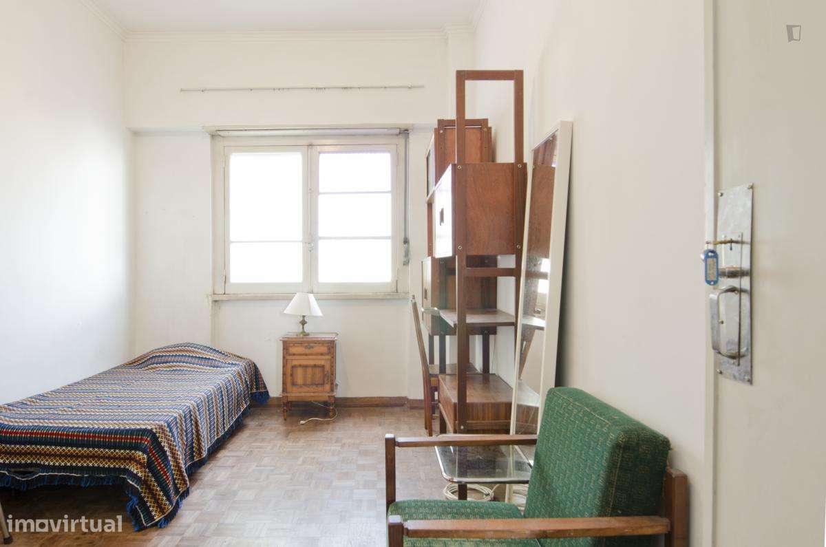 Quarto - localizado em Benfica Lisbon - Grande imagem: 5/9