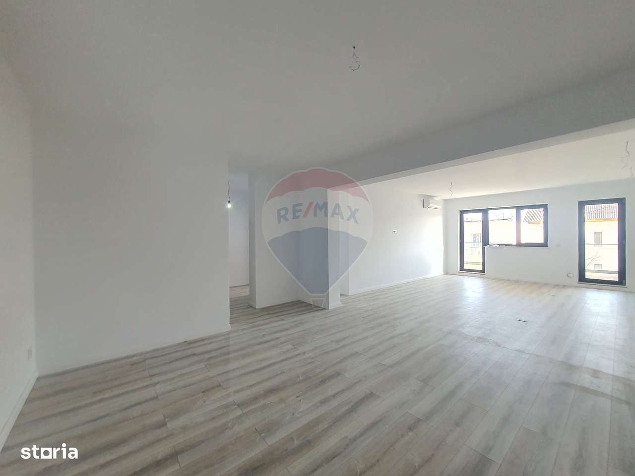 Apartament cu 2 camere de vânzare în bloc nou zona Mioritei - Imagine principală: 4/19