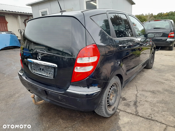 MERCEDES KLASA A W169 BŁOTNIK PRAWY PRZÓD PRZEDNI 160 - 21