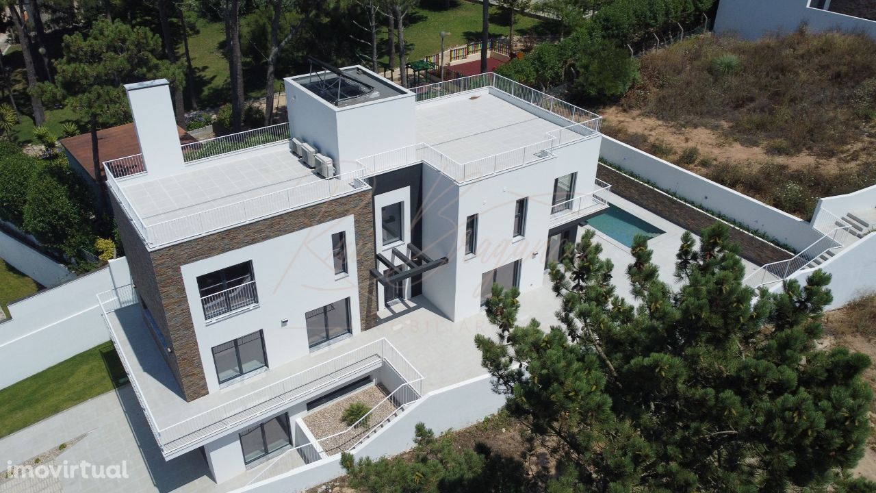 Premium T4 House, inserida numa prestigiada zona de Ericeira, Mafra