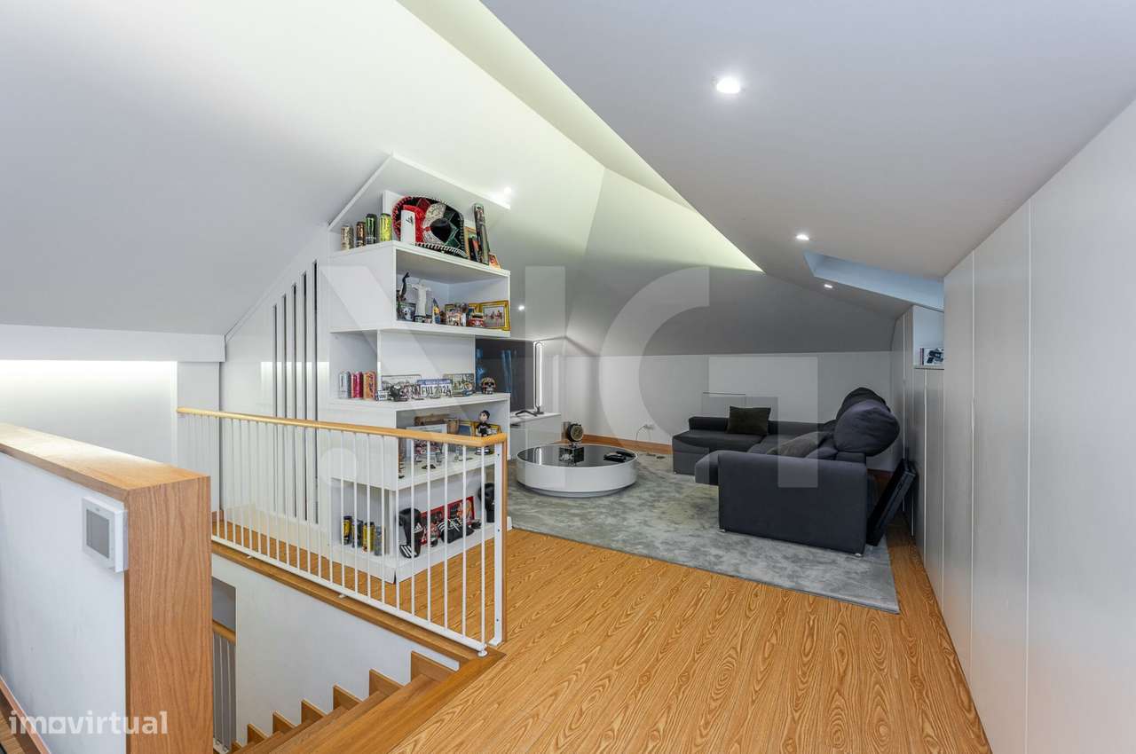 Moradia T3 com pátio, anexos e garagem em Paranhos - Porto-40