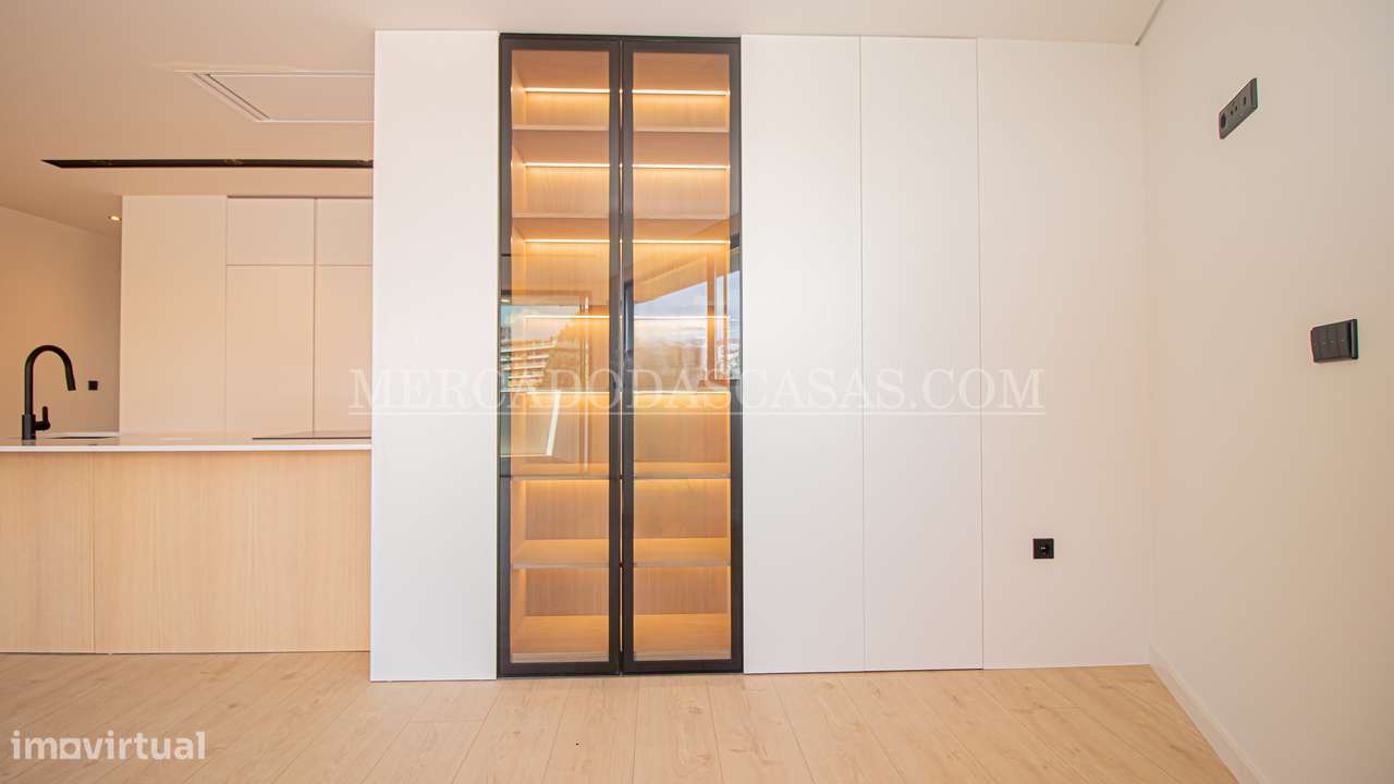 Apartamento T3, último andar, grandes áreas-17