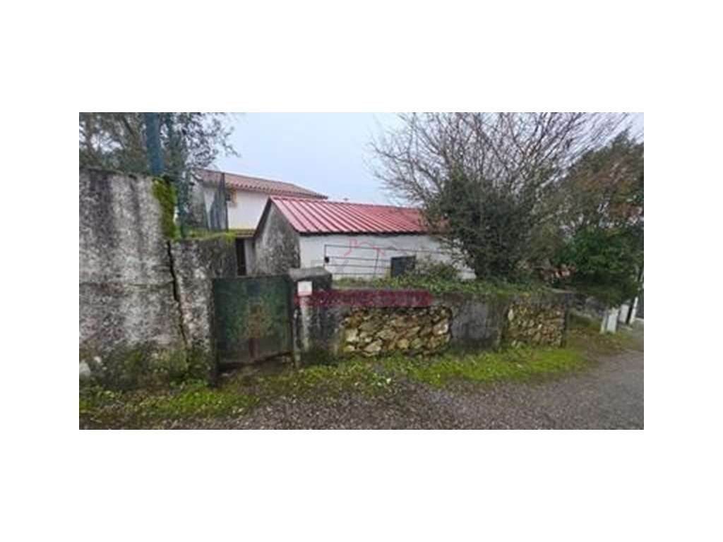 Moradia C/Quintal - Paredes - Penacova-6