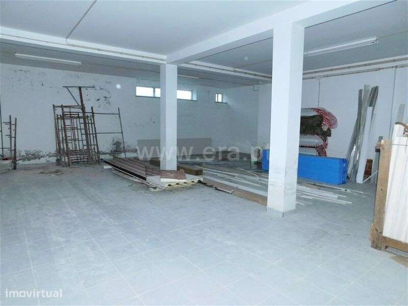 Garagem / Seia, Seia, São Romão e Lapa dos Dinheiros - Grande imagem: 4/6