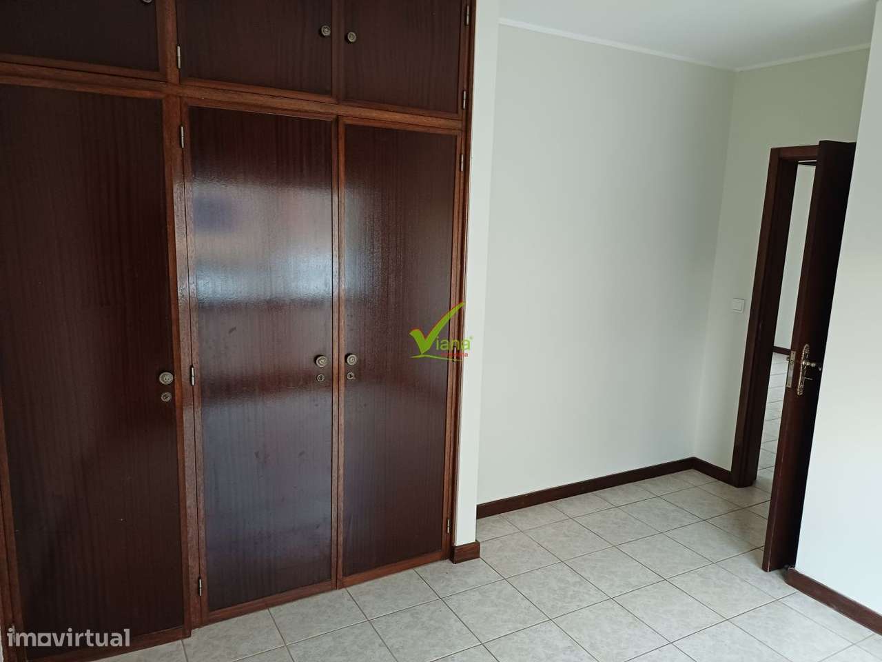 T. 2 com garagem a 100 metros da praia - Grande imagem: 5/10