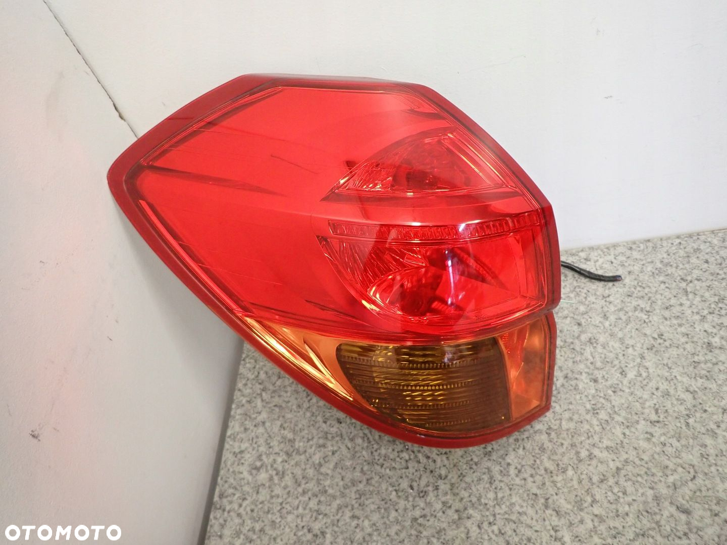 SUBARU LEGACY OUTBACK 03-06 LAMPA TYLNA LEWA - 2