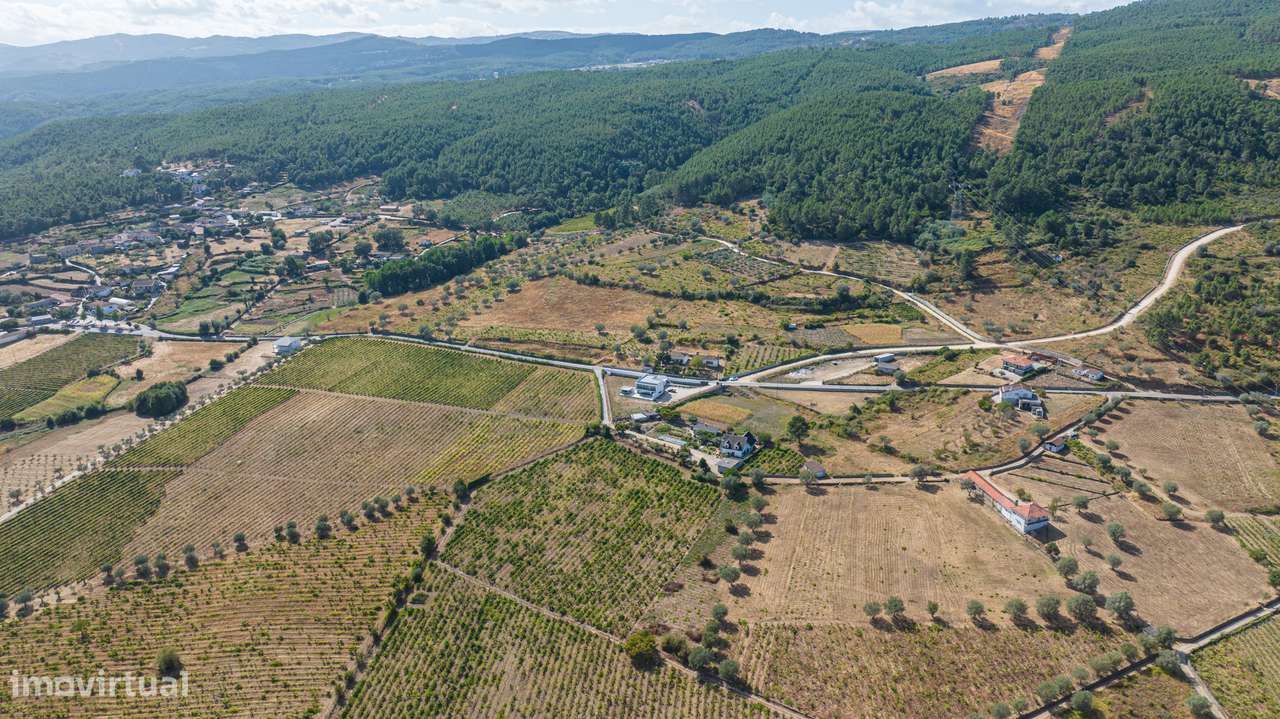 Moradia T4 semi-nova c/ 4 suites-43