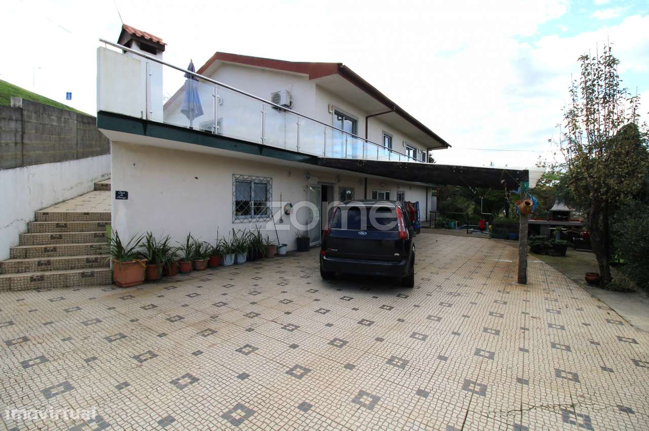 Moradia Bi Familiar em Polvoreira, Guimarães - Grande imagem: 2/51