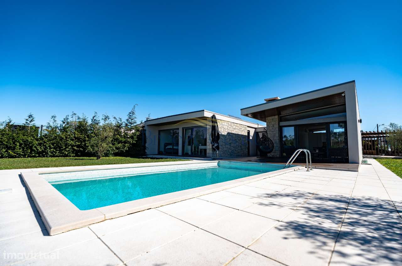 Moradia T4 Contemporânea com Piscina e Vista Desafogada - Grande imagem: 5/32