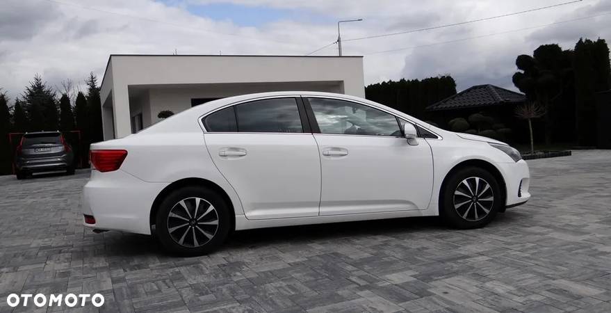 Toyota Avensis 2.0 D-4D Active - 8