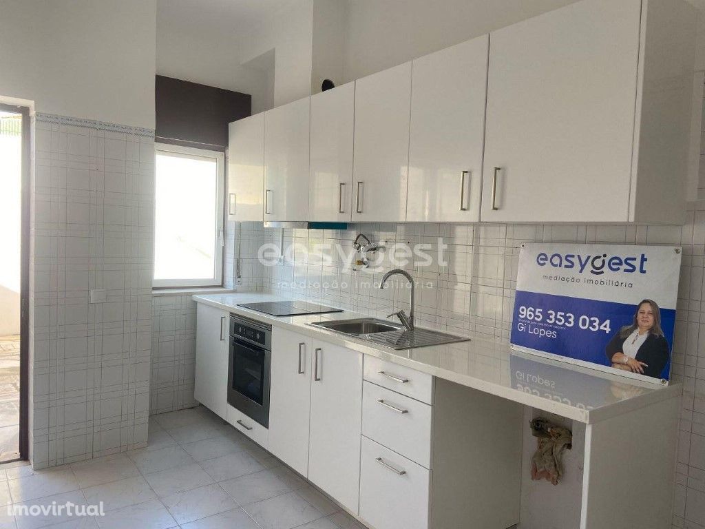 Fantastico Apartamento T2 em zona tranquila com acesso a ...