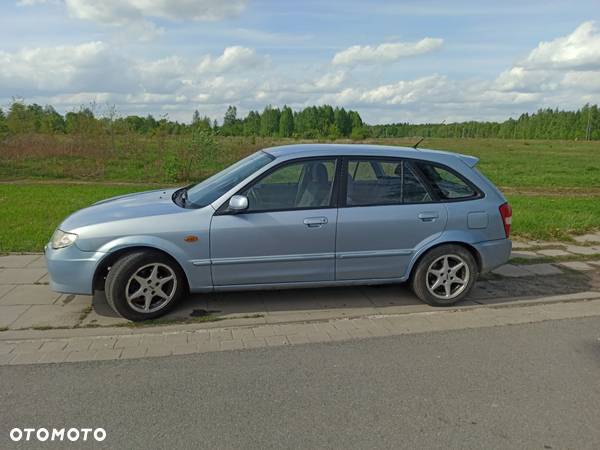 Mazda 323F - 1