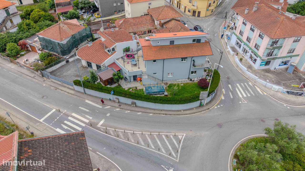 MORADIA NO CENTRO DE GONDOMAR-43