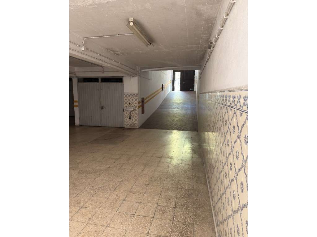 T2 excelentes áreas c/garagem na Amadora - Estação-20