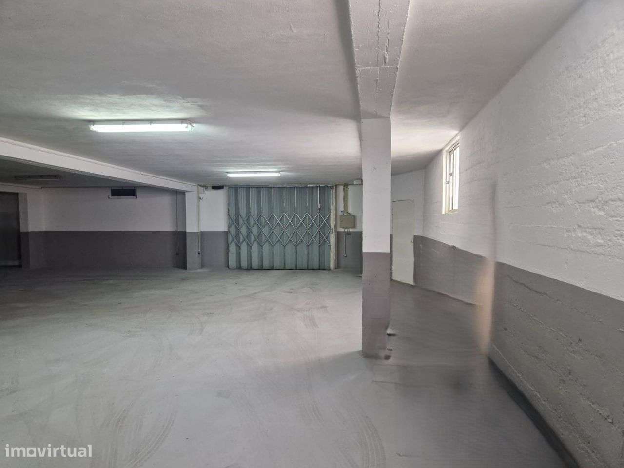 Lote de garagens fechadas no Bairro do Liceu, Aveiro-9