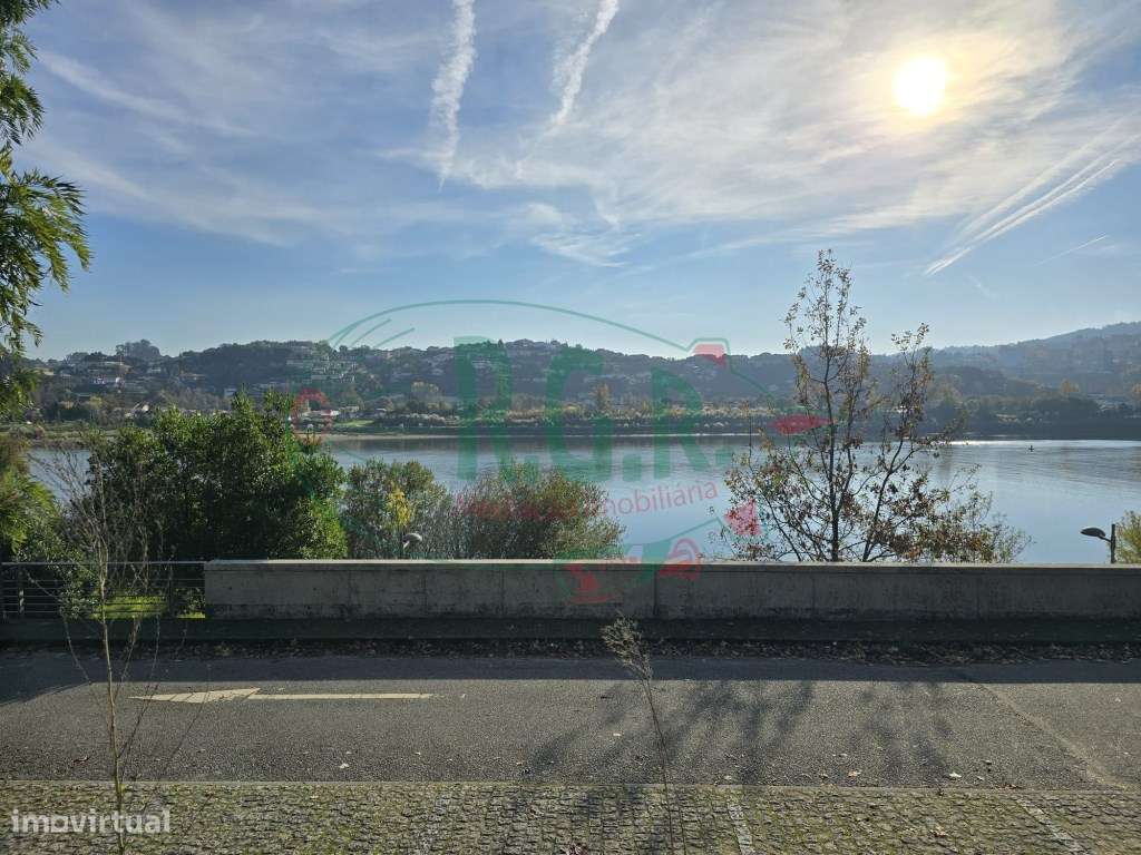 Moradia Isolada T3 | Piscina | Vistas Rio | 5 Min Porto - Grande imagem: 3/60