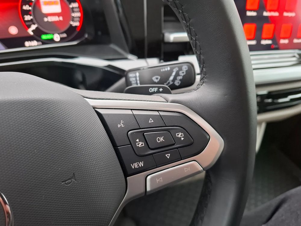 Salon PL Gwarancja fabryczna PHEV 218KM Panorama DCC Sam parkuje L2