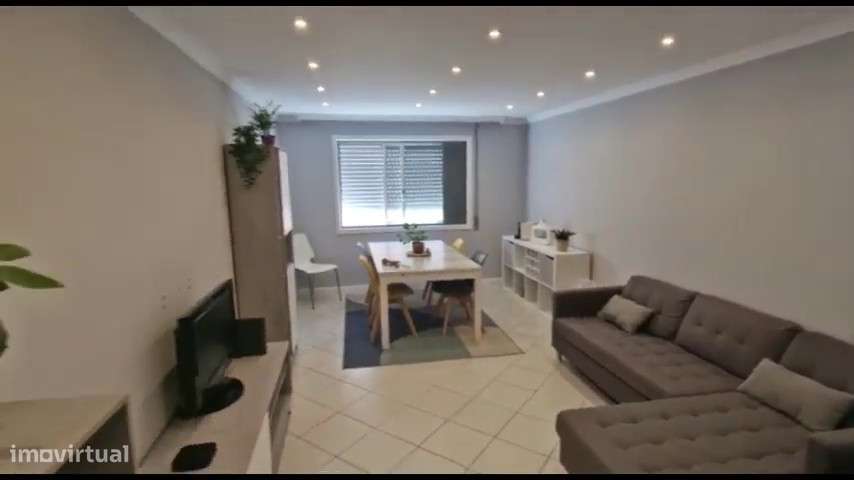 Apartamento T2 com garagem e elevador em Águas Santas - Grande imagem: 5/21