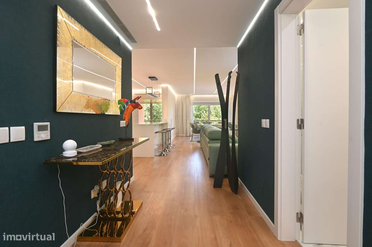 Apartamento Renovado em Cascais com Terraço e Garagem-22