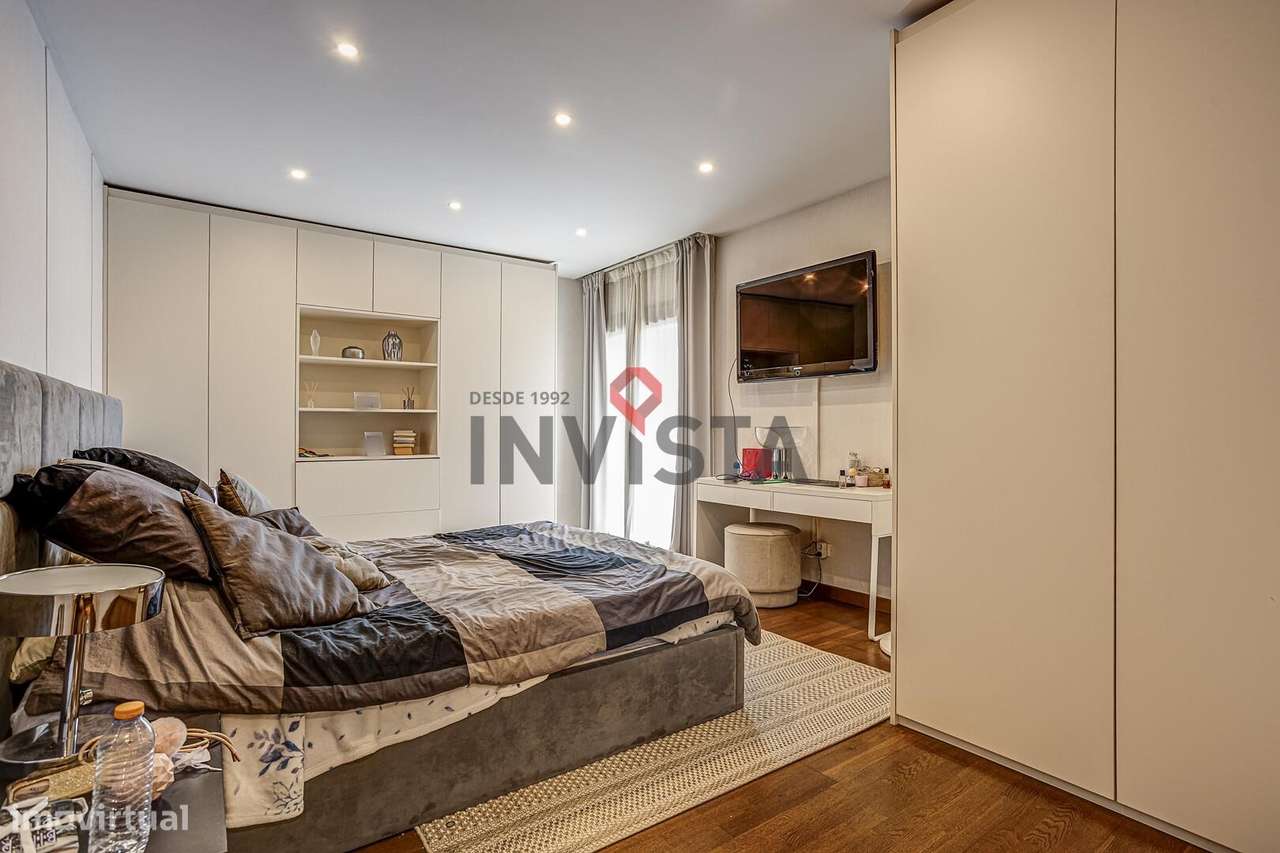 Apartamento T4 com 202,05m2 no Condomínio Fechado OMNIA IV-13