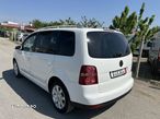 Volkswagen Touran 2.0 TDI DPF BlueMotion Technology Highline - 8