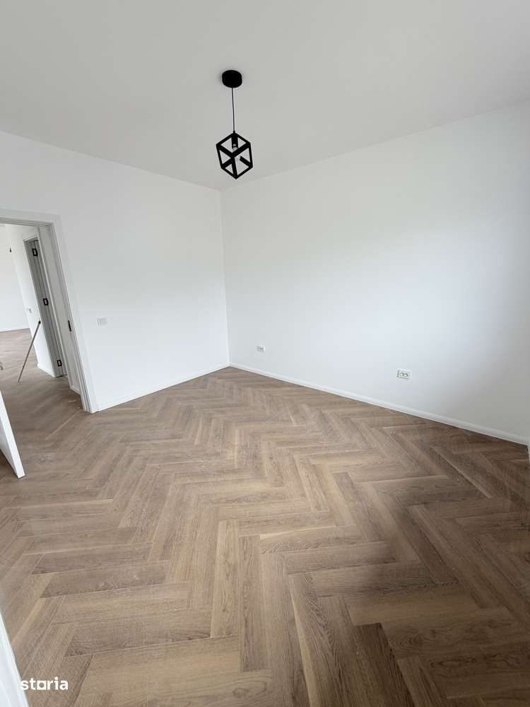 2 camere, curte și mansardă-4