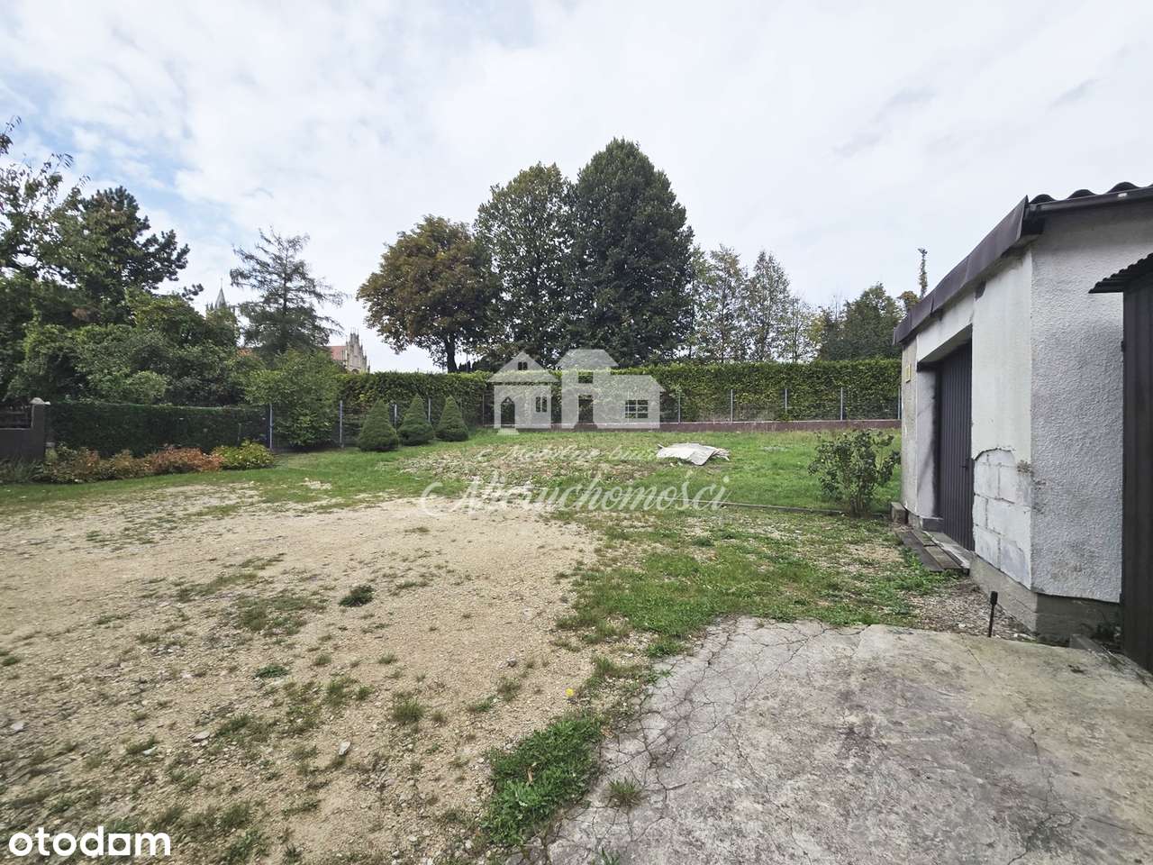 Przestronny dom z ogródkiem i dobrym dojazdem-2