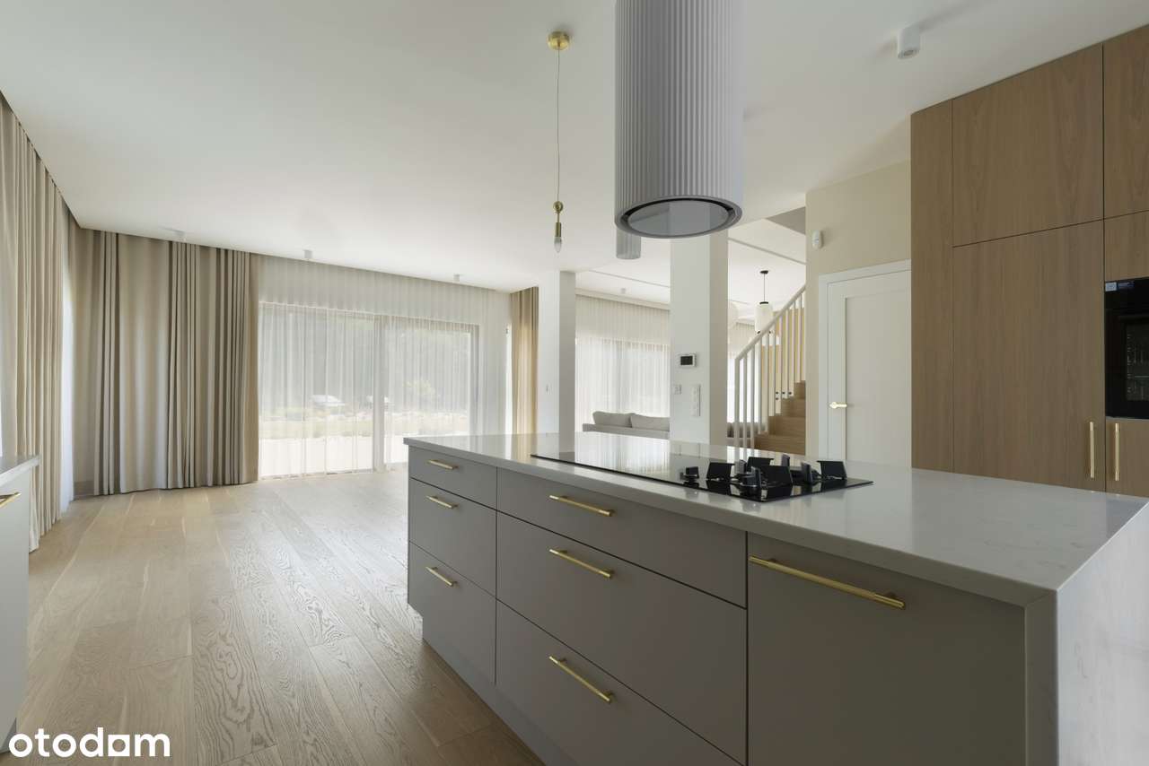 Dwa domy, basen, 2,7ha terenu-9