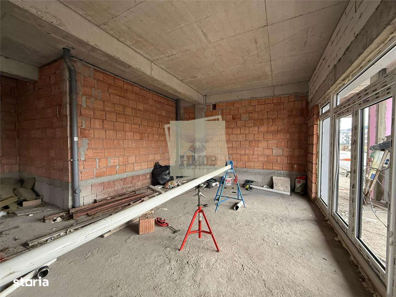 Spatiu comercial 137  mpu 3 intrari si 3 parcari pretabil afacere - Imagine principală: 4/6