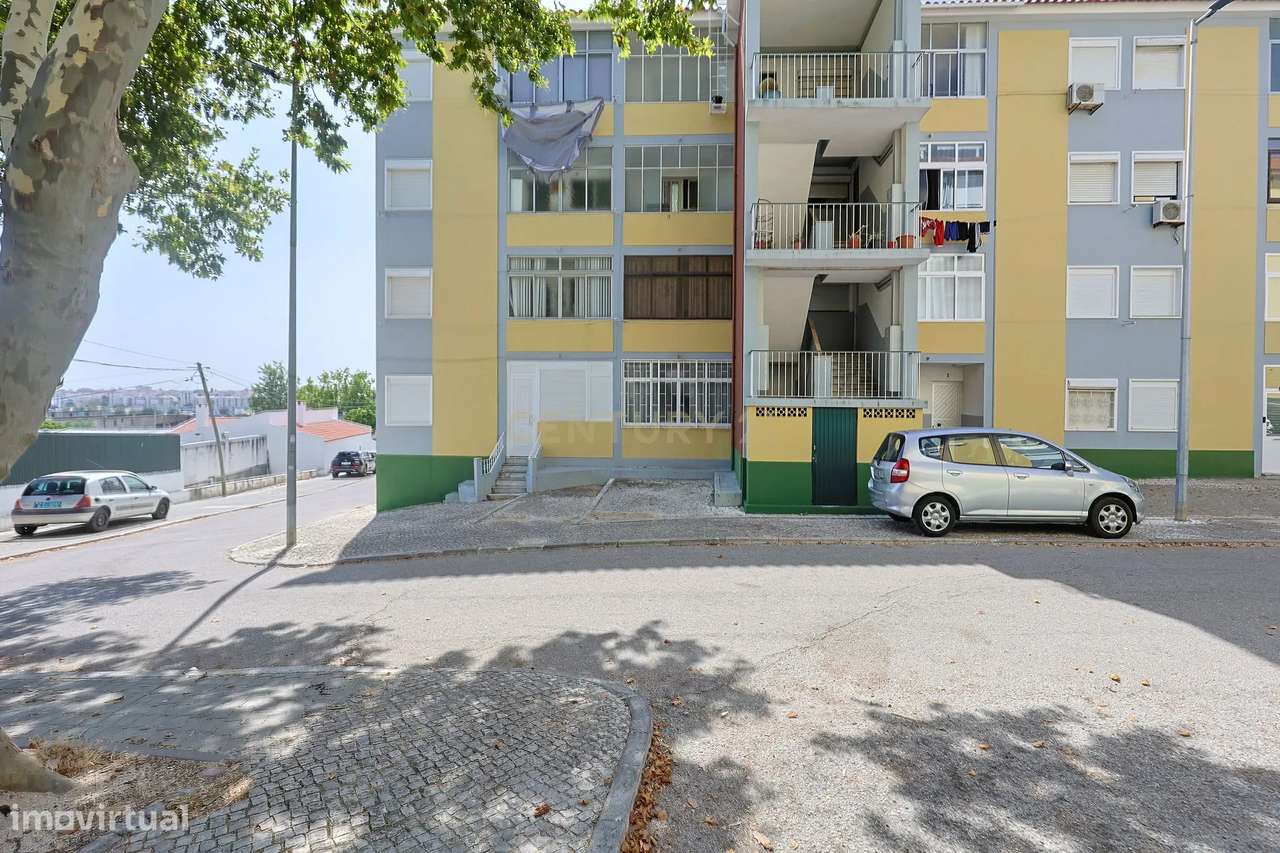 T2 na Arrentela junto à Baía do Seixal – Excelente oportunidade para r-14