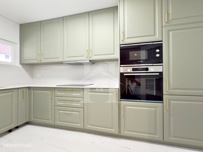 Apartamento T1 no condomínio Estoril Garden com garagem e arrecadação-13