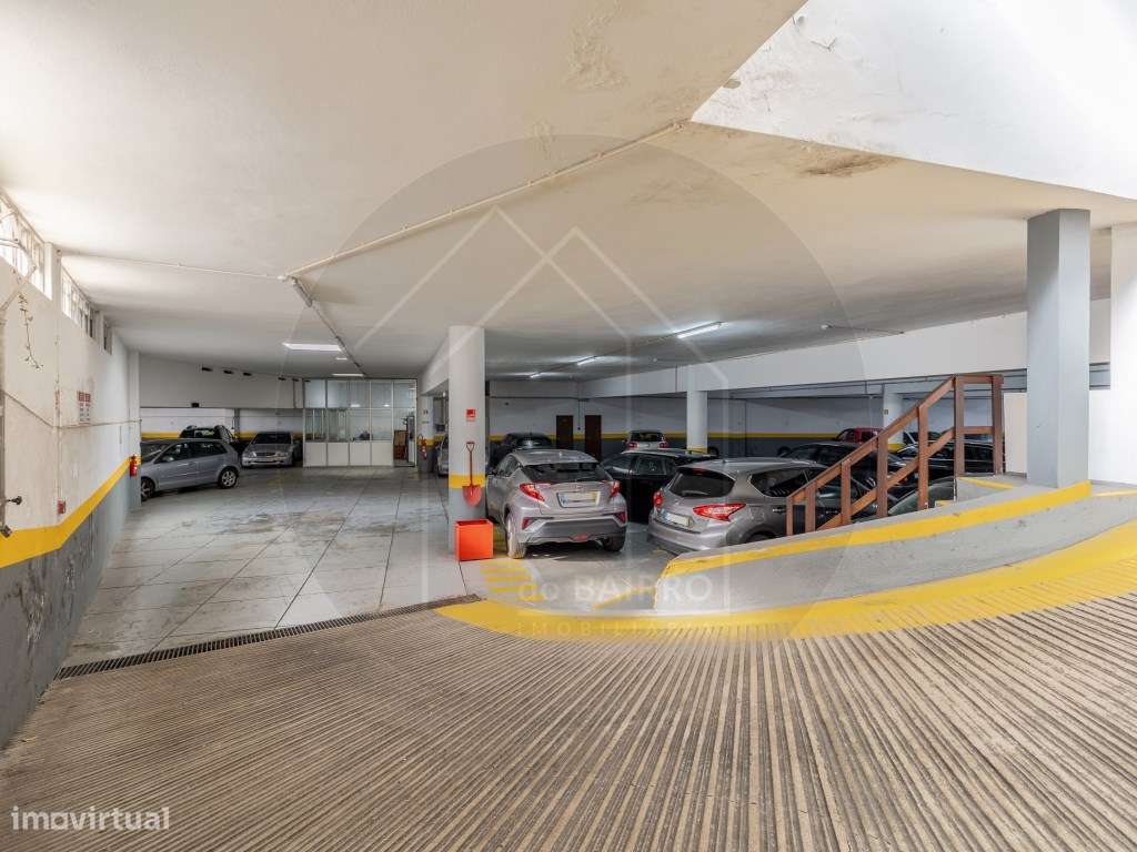 Parque de Estacionamento com 53 Lugares | Investimento Seguro | Porto - Grande imagem: 3/27