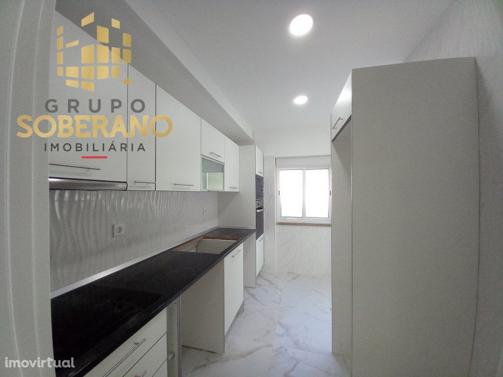 Apartamento T2 Remodelado na Cruz de Pau (319)