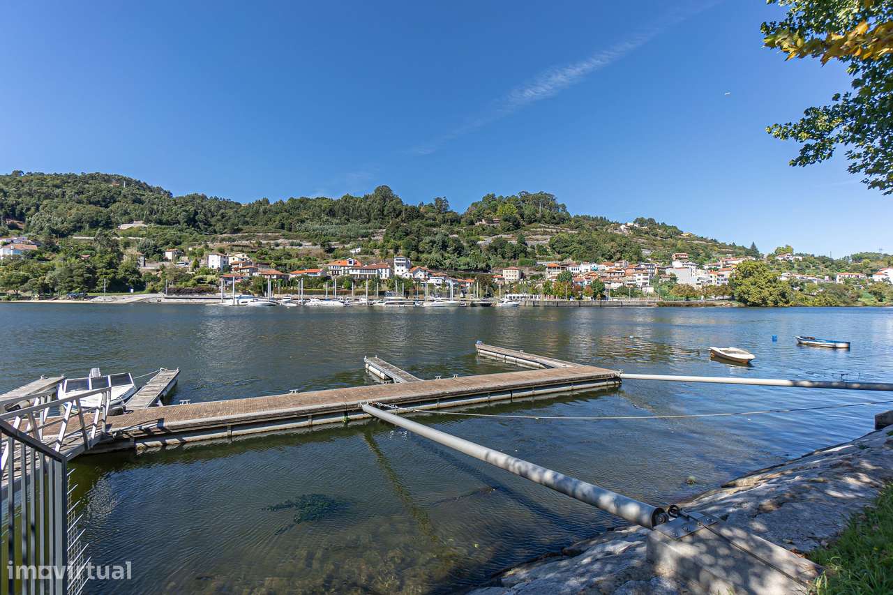 Moradia Térrea V3 na primeira linha dos Rios Douro e Tâmega com amplo-25