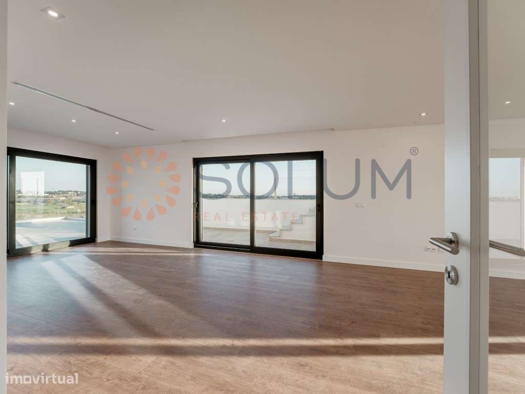 Penthouse de Luxo com piscina - Montijo-4