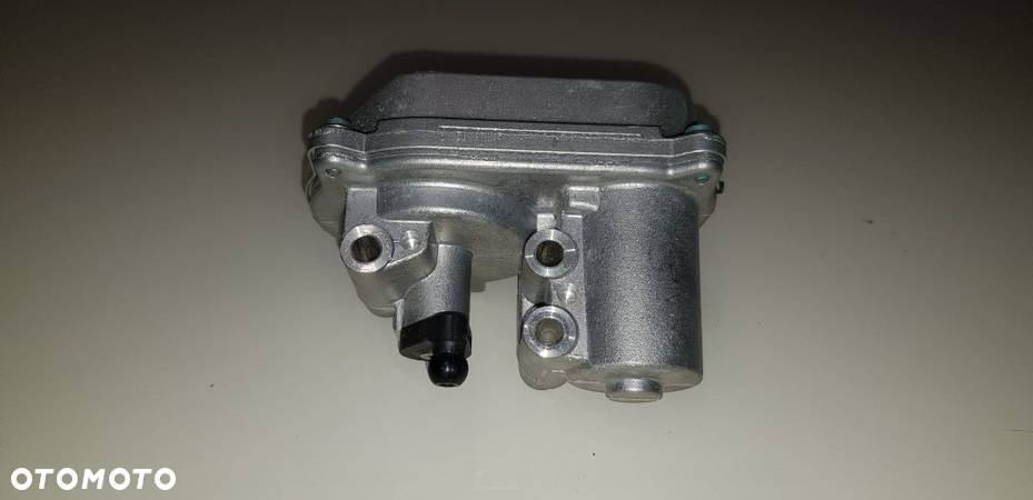 PRZEPUSTNICA MODUL NAST. KLAPEK KOL. SSACEGO AUDI A4, A6, A6 ALLROAD, A8, Q7; VW TOUAREG 2.7D/3.0D 08.03-08.11 SZT ERA , Element nastawczy, przesłony obrotowe (kolektor dolotowy) A2C53308513 - 1