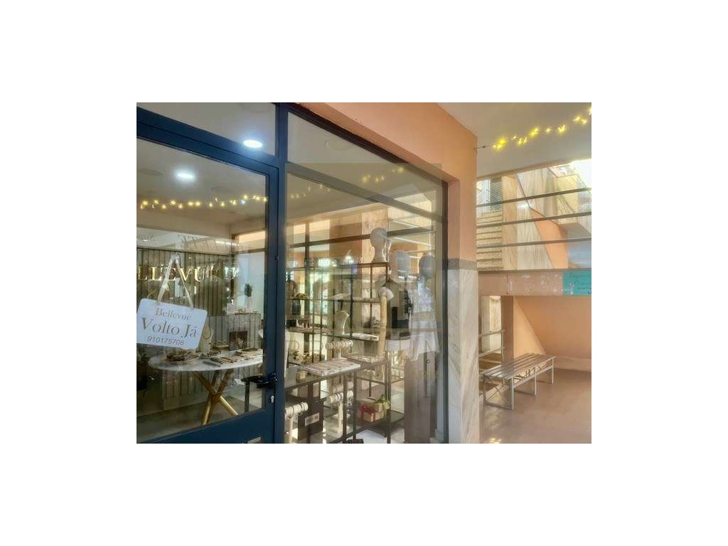 Loja no Centro das Taipas - Grande imagem: 4/19