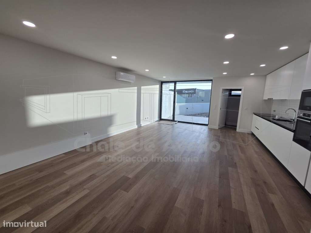 Moradia unifamiliar geminada T3, de 2 pisos, com garagem, anexos e ...-37