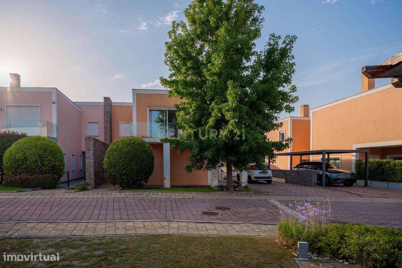 Moradia T4 com Piscina Privativa | Bicesse, Cascais-48