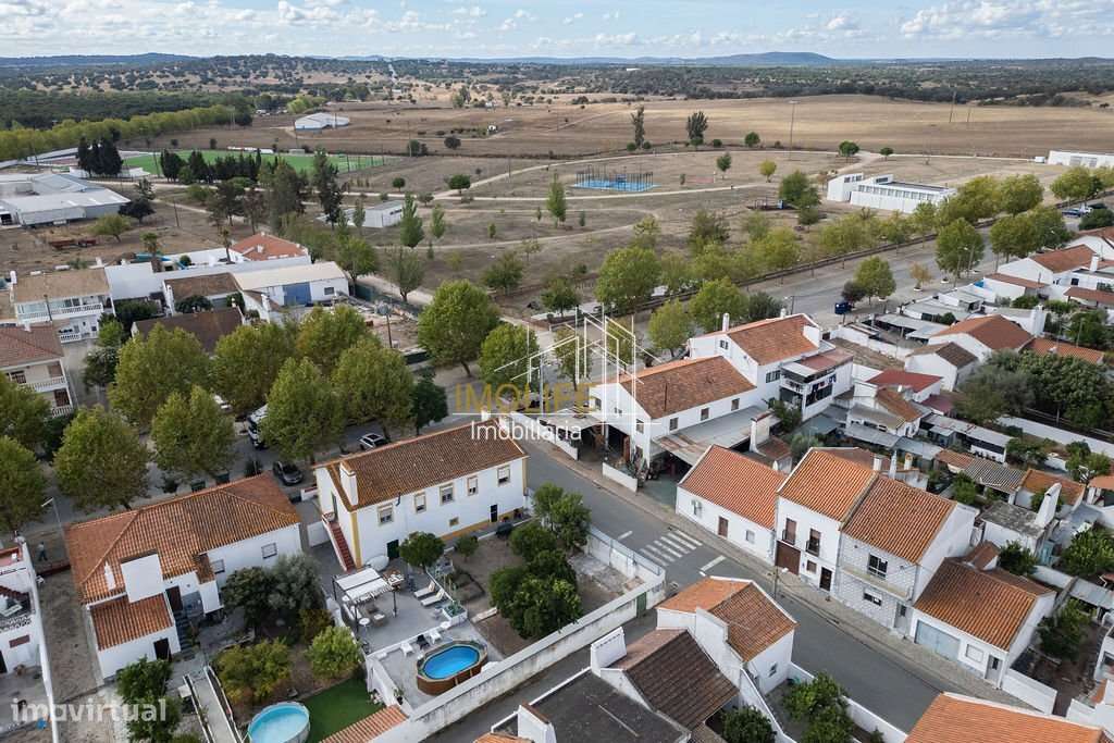 Excelente Moradia com dois pisos no centro do Vimieiro-55