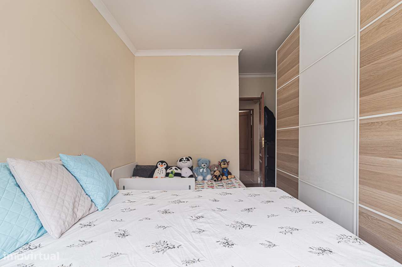 Apartamento num Primeiro Andar na Quinta do Conde-13