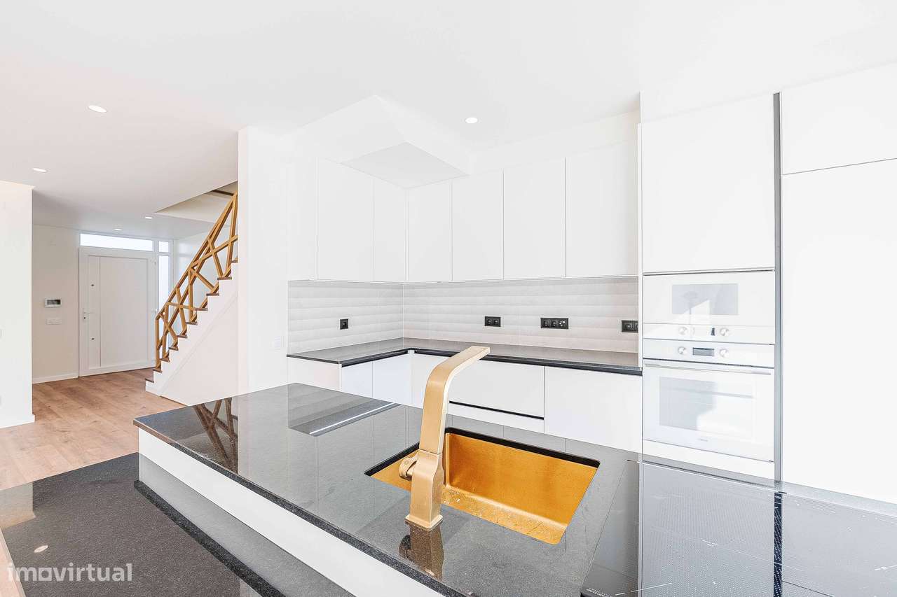 Elegante moradia T4 de arquitetura contemporânea em Albarraque-15