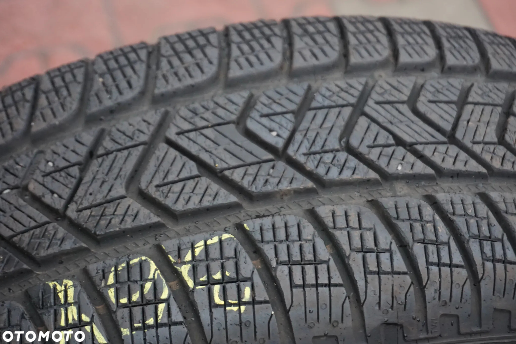 215 65 17 Pirelli Scorpion Winter - 5