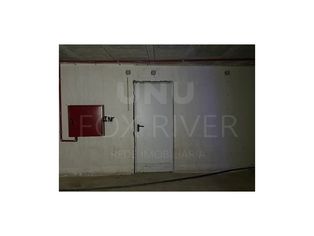 Garagem com capacidade de 48 lugares - Grande imagem: 5/12