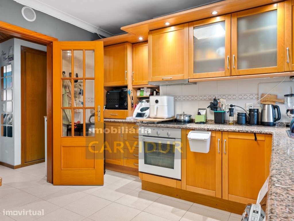 Barreiro/Vila Chã T2 com arrecadação e elevador-8