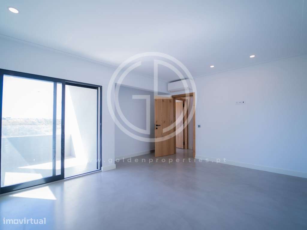 Invista na sua casa de sonho! Moradia T5 em Quarteira, perto da Pra...-26