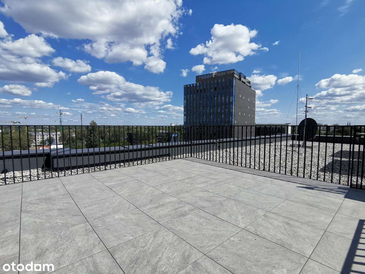 3-pokojowe mieszkanie z tarasem - garaż w cenie!-3