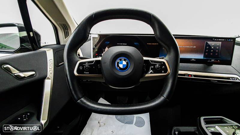 BMW iX xDrive 40 Pack Desportivo - 9
