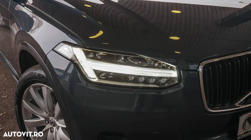 Volvo XC 90 B5 D AWD Geartronic Momentum - 32